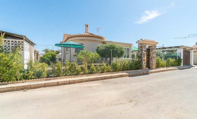 Resale - Villa -
Orihuela Costa - Playa Flamenca