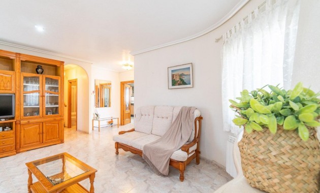 Resale - Villa -
Orihuela Costa - Playa Flamenca