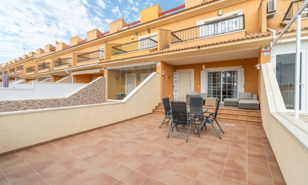 Resale - Terraced house -
Orihuela Costa - Los Dolses