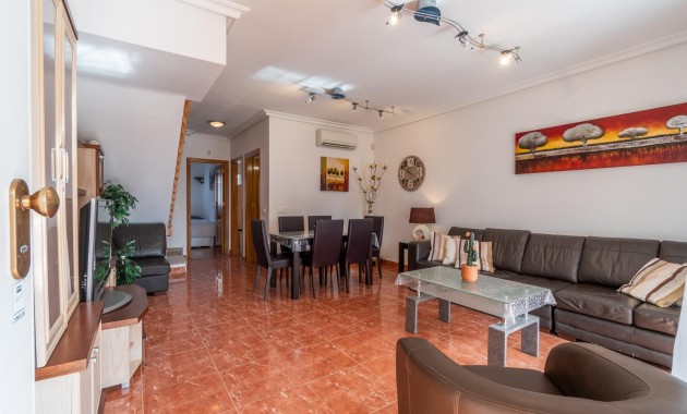 Sale - Terraced house -
Orihuela Costa - Los Dolses