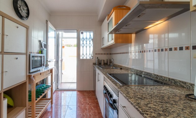 Resale - Terraced house -
Orihuela Costa - Los Dolses