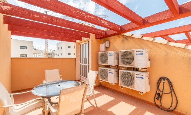 Sale - Terraced house -
Orihuela Costa - Los Dolses