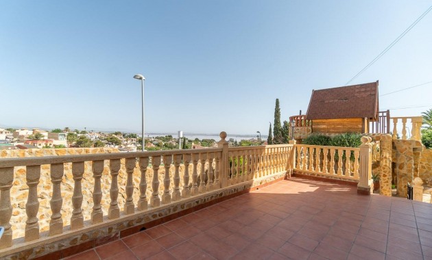 Resale - Villa -
Torrevieja - Los altos