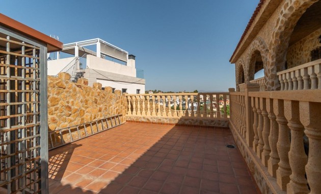 Resale - Villa -
Torrevieja - Los altos