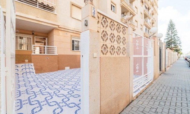 Resale - Wohnung -
Torrevieja - Nueva Torrevieja