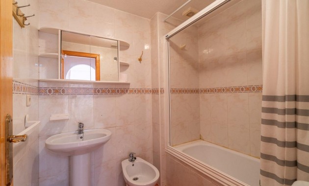 Resale - Wohnung -
Torrevieja - Nueva Torrevieja