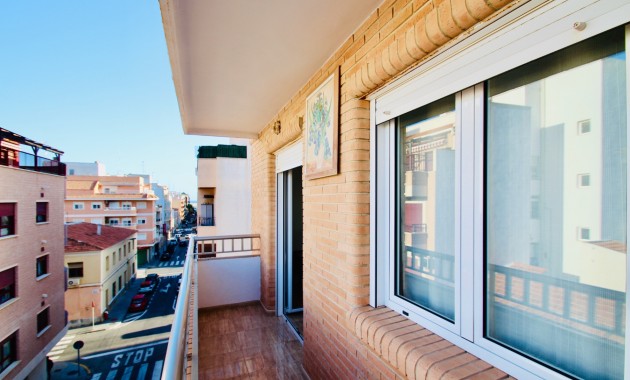 Alquiler a largo plazo - Apartamento -
Torrevieja - Centro