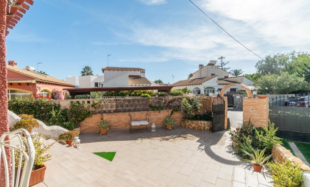 Resale - Villa -
Orihuela Costa - Punta Prima