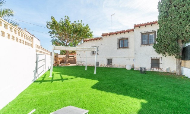 Sale - Villa -
Orihuela Costa - Punta Prima