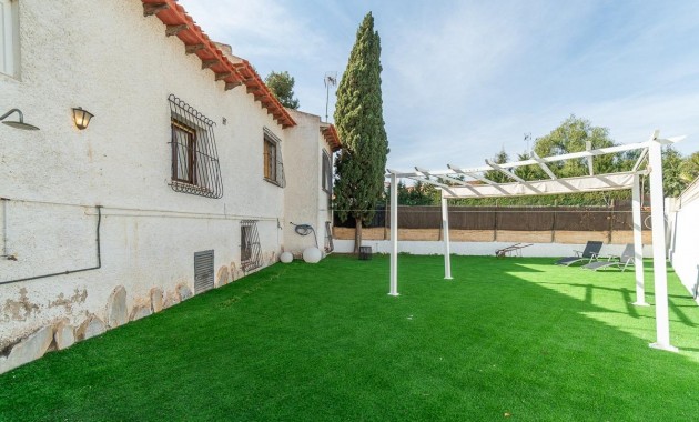 Sale - Villa -
Orihuela Costa - Punta Prima