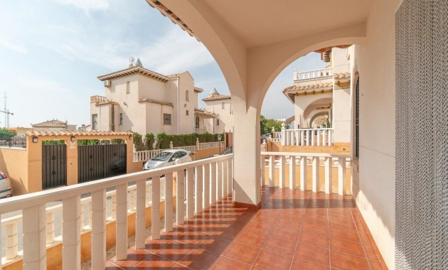 Resale - Villa -
Orihuela Costa - Los Dolses