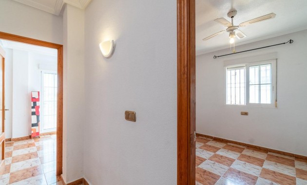 Resale - Villa -
Orihuela Costa - Los Dolses