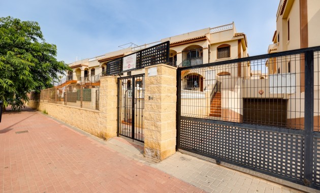 Resale - Bungalow -
Torrevieja - Sector 25