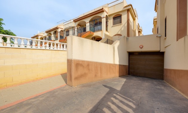 Sale - Bungalow -
Torrevieja - Sector 25