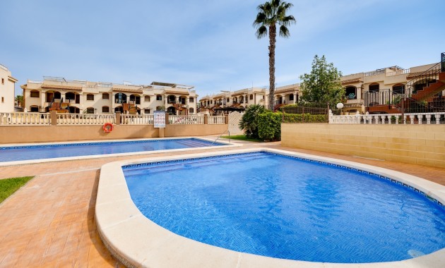 Venta - Bungalow -
Torrevieja - Sector 25