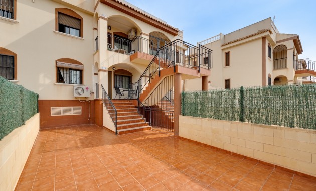 Sale - Bungalow -
Torrevieja - Sector 25