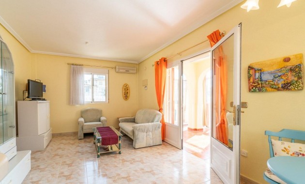 Resale - Villa -
Orihuela Costa - La Zenia