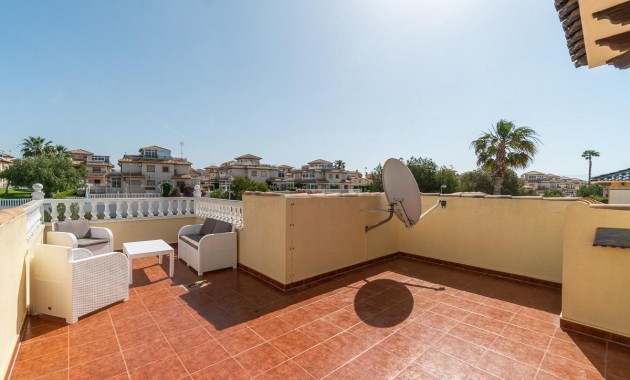 Resale - Villa -
Orihuela Costa - La Zenia