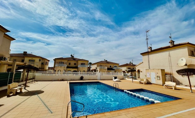 Resale - Einfamilienhaus -
Torrevieja - Sector 25