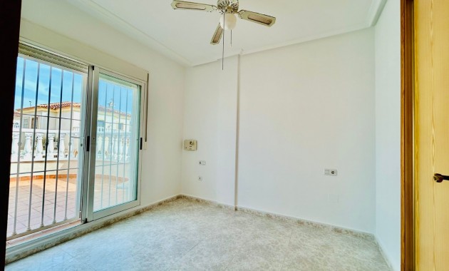 Resale - Einfamilienhaus -
Torrevieja - Sector 25