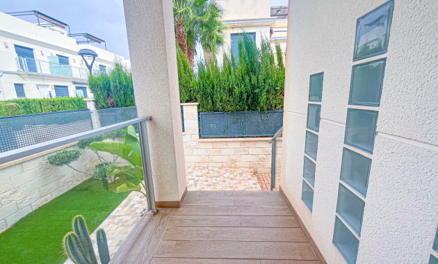 Resale - Villa -
Orihuela Costa