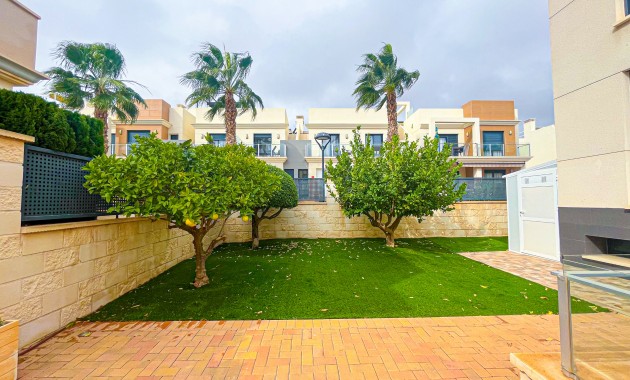 Resale - Villa -
Orihuela Costa