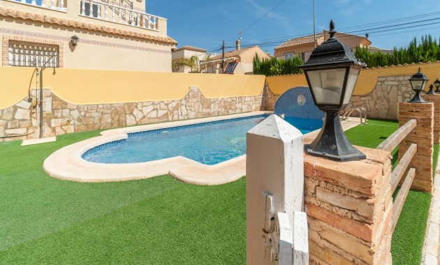 Venta - Villa -
Orihuela Costa - Las Mimosas