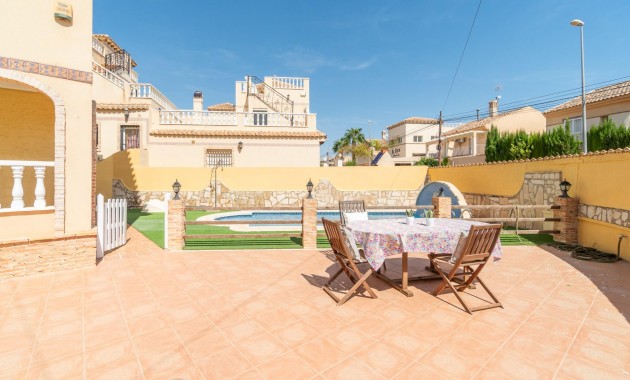 Venta - Villa -
Orihuela Costa - Las Mimosas