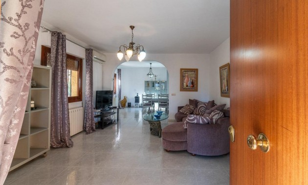 Venta - Villa -
Orihuela Costa - Villamartín-Las Filipinas