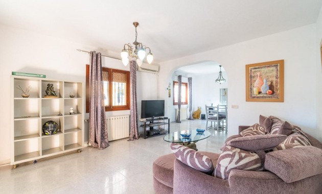 Venta - Villa -
Orihuela Costa - Villamartín-Las Filipinas