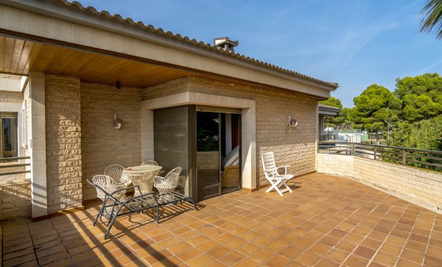 Resale - Villa -
Orihuela Costa - Dehesa de Campoamor