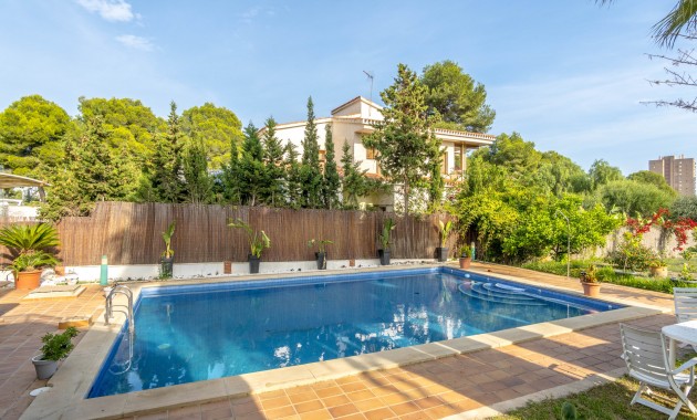 Resale - Villa -
Orihuela Costa - Dehesa de Campoamor