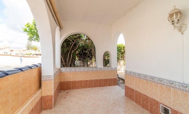 Resale - Villa -
Orihuela Costa - La Florida