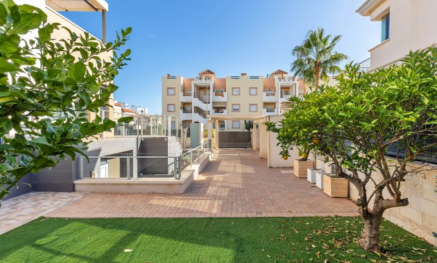 Resale - Villa -
Orihuela Costa