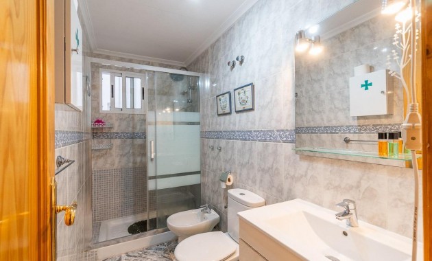 Sale - Apartment -
Torrevieja - Centro