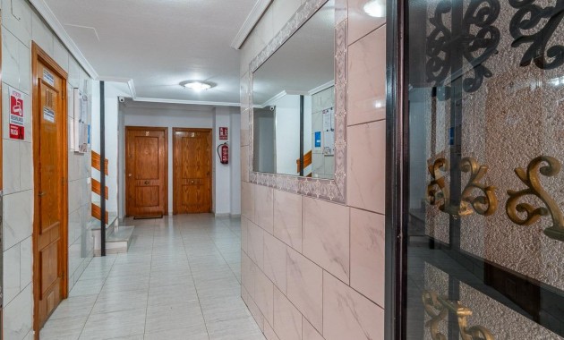 Sale - Apartment -
Torrevieja - Centro