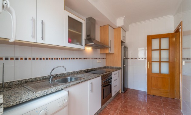 Resale - Terraced house -
Orihuela Costa - Los Dolses