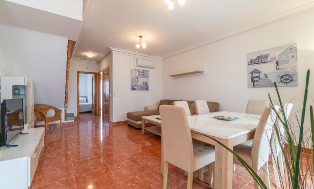 Resale - Terraced house -
Orihuela Costa - Los Dolses