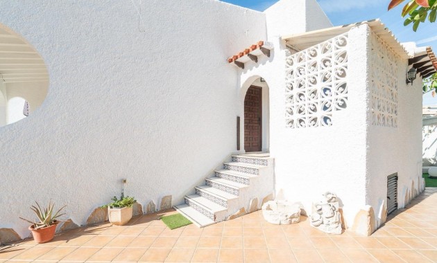 Resale - Villa -
Orihuela Costa - Punta Prima