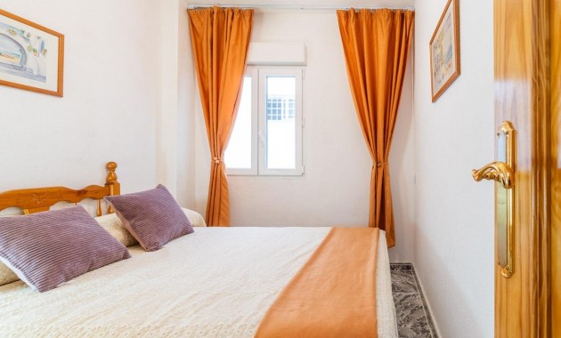 Resale - Wohnung -
Torrevieja - Centro