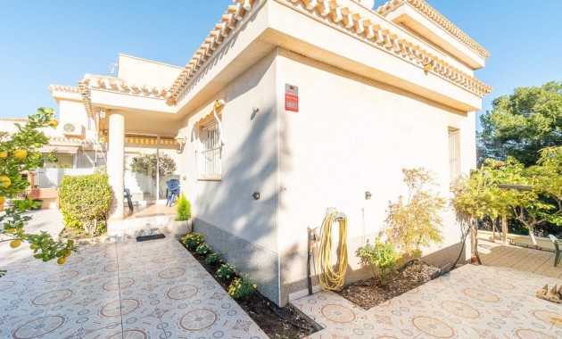 Venta - Villa -
Orihuela Costa - Playa Flamenca