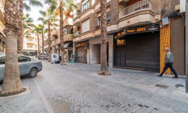 Sale - Apartment -
Torrevieja - Centro