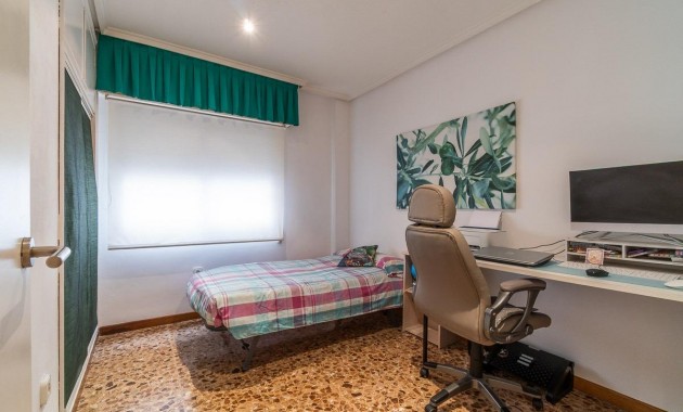 Sale - Apartment -
Torrevieja - Centro