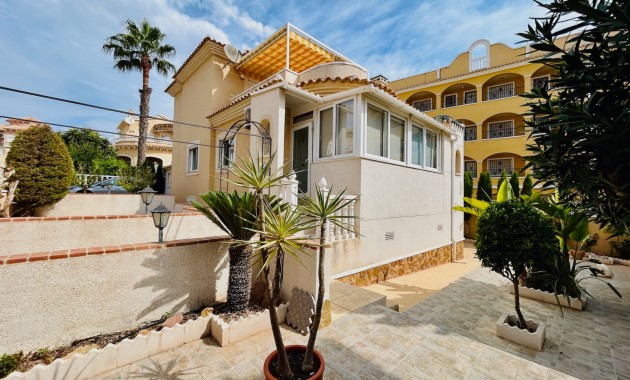 Venta - Villa -
Orihuela Costa - Urbanización Blue Lagoon y T-2 Filipinas Oeste