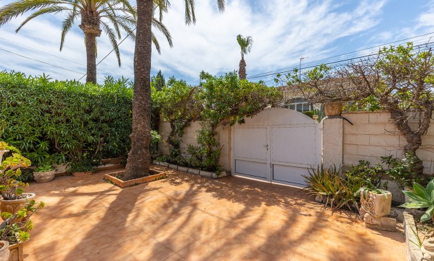 Resale - Villa -
Torrevieja - Rocio del mar