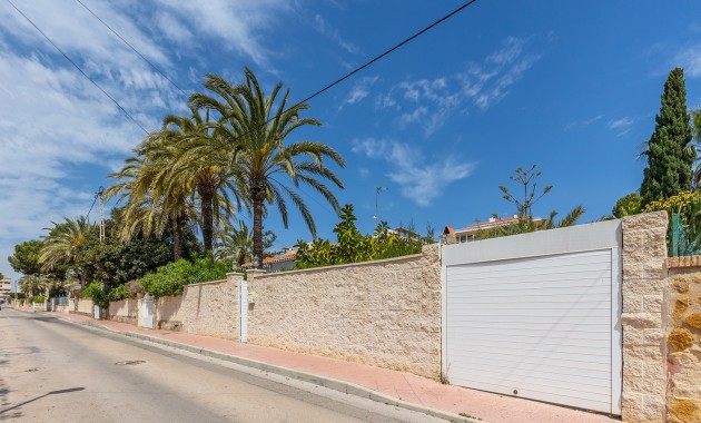 Resale - Villa -
Torrevieja - Rocio del mar
