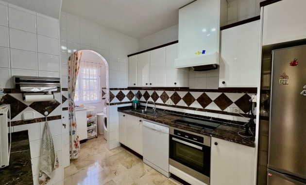 Resale - Einfamilienhaus -
Orihuela - Villamartin