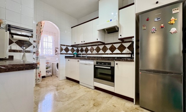 Resale - Einfamilienhaus -
Orihuela - Villamartin