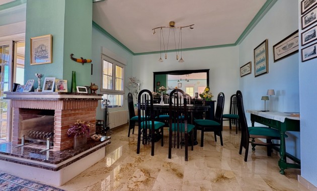 Resale - Einfamilienhaus -
Orihuela - Villamartin