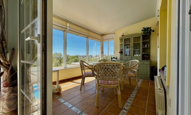 Resale - Einfamilienhaus -
Orihuela - Villamartin
